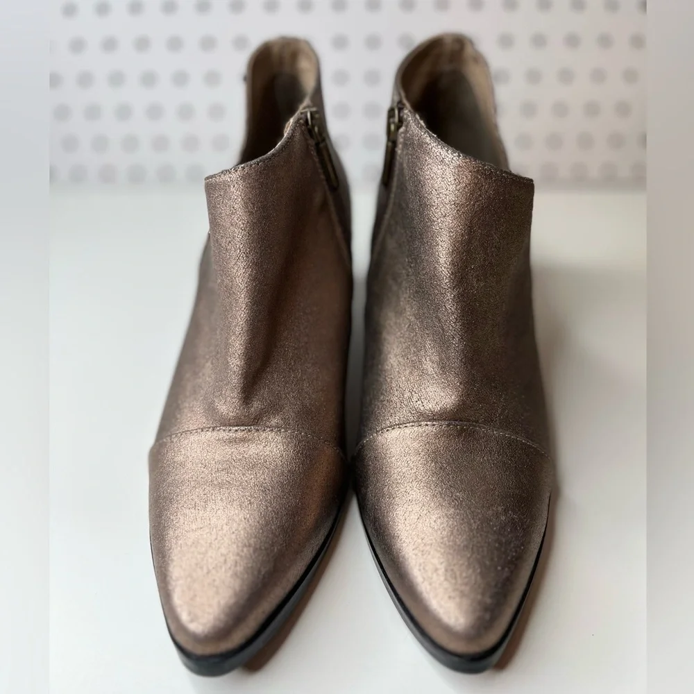 Italeau Marisa Booties EU 39 US 8.5 Gold Leather Waterproof Block Heel Metallic - Picture 14 of 16